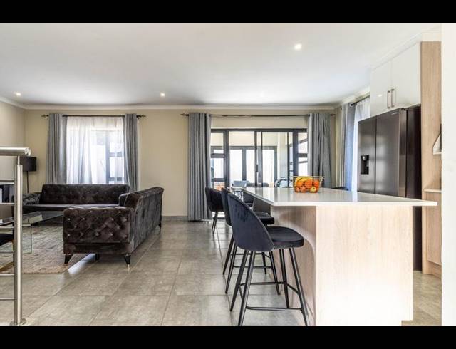 7 BEDROOM CLUSTER FOR SALE IN ZANDSPRUIT